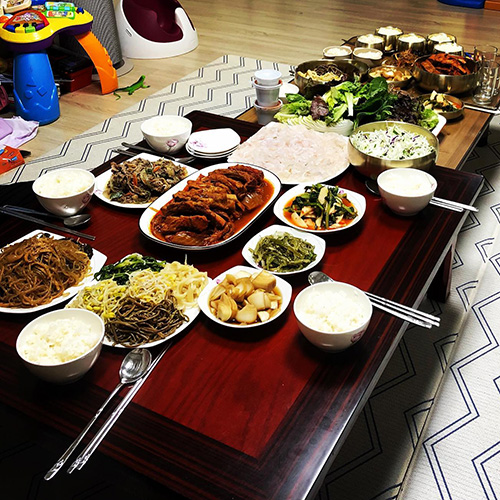 Koreaans eten bij familie