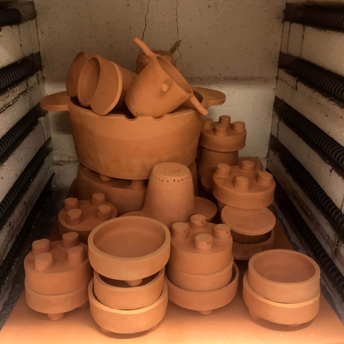 Volle oven na bisuit stoken